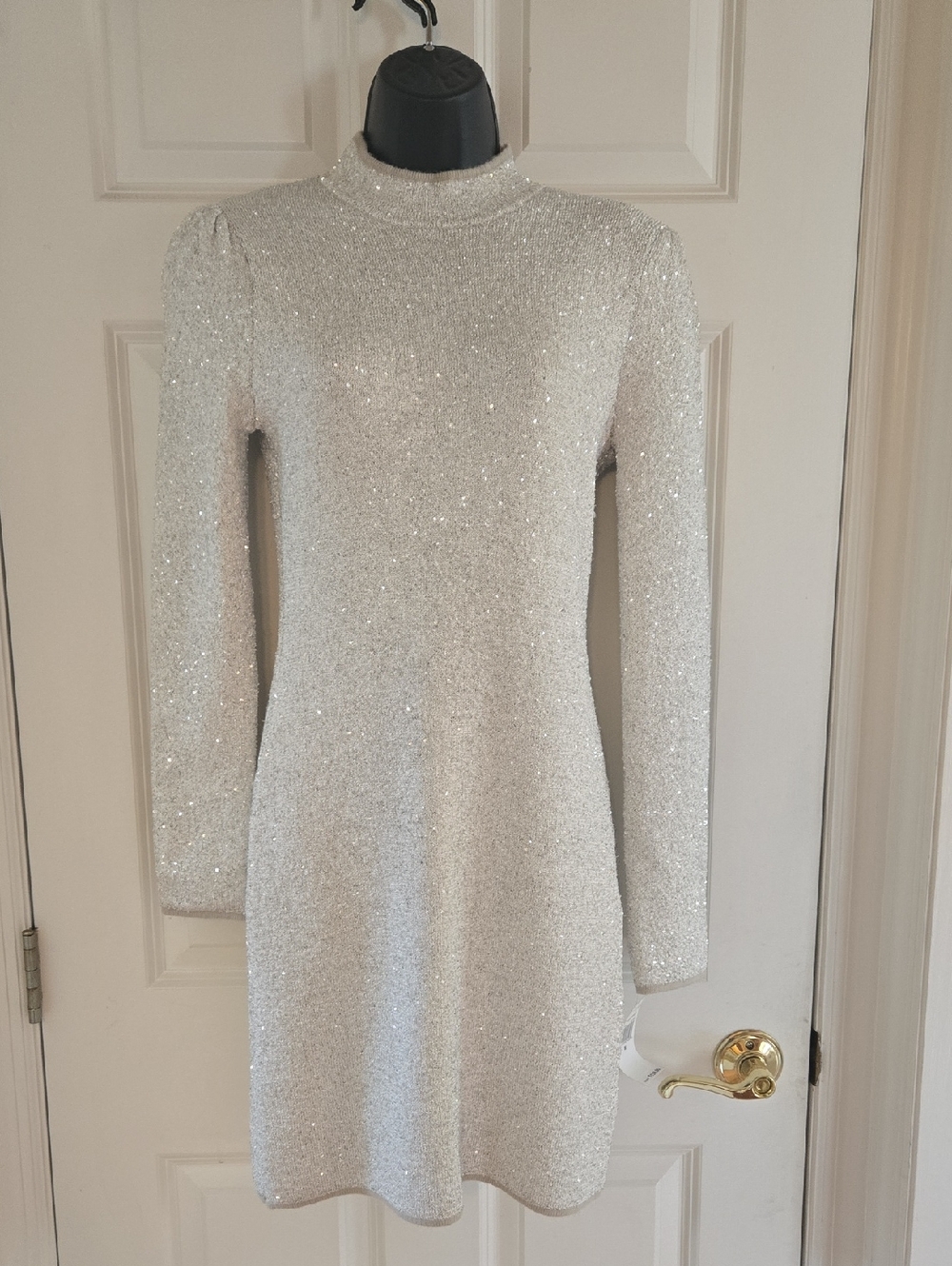 NWT Avec Les Filles Sequin Mock Neck Long Sleeve Mini Dress M Ivory Silver